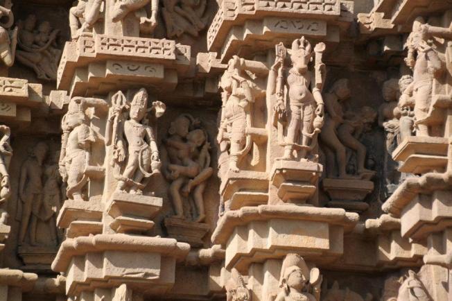 559121_385519498148084_434882164_n